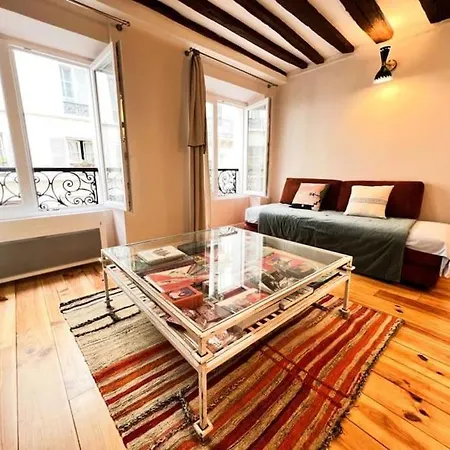 10th Arrondissement Cozy Retreat * Paris