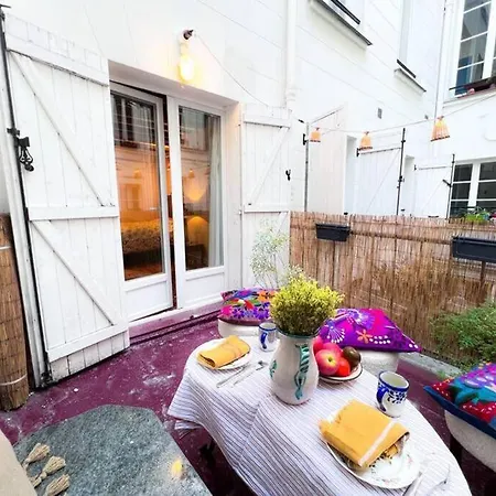 10th Arrondissement Cozy Retreat