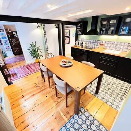10th Arrondissement Cozy Retreat Lejlighed
